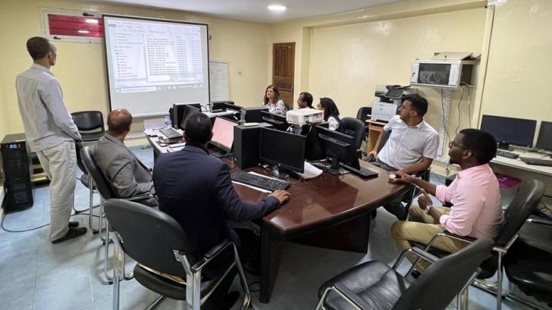 Représentants du gouvernement mauritanien lors de l’atelier sur la gestion de la dette organisé conjointement par la CESAO et la CNUCED à Nouakchott, la capitale du pays, les 19 et 20 juin 2023.